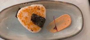 Onigiri at brEAThe Restaurant | Sushi végétal à Paris in Paris