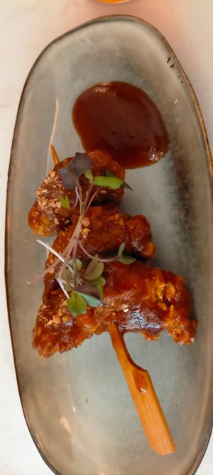 Seitan teriyaki at brEAThe Restaurant | Sushi végétal à Paris in Paris