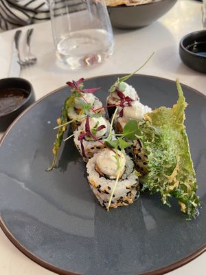   at brEAThe Restaurant | Sushi végétal à Paris in Paris