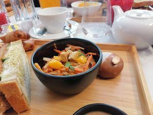  at brEAThe Restaurant | Sushi végétal à Paris in Paris