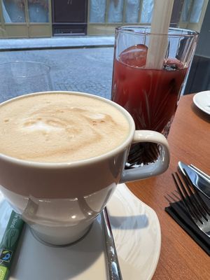   at brEAThe Restaurant | Sushi végétal à Paris in Paris