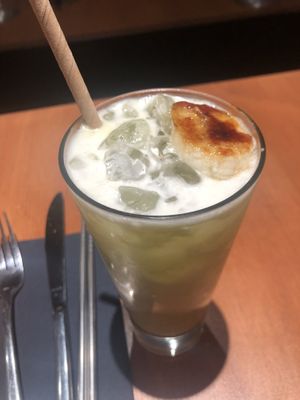 Banana gnam gnam cocktail   at brEAThe Restaurant | Sushi végétal à Paris in Paris