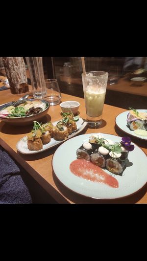 What two people can eat   at brEAThe Restaurant | Sushi végétal à Paris in Paris