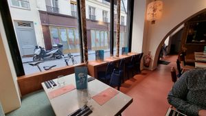 Interior at brEAThe Restaurant | Sushi végétal à Paris in Paris