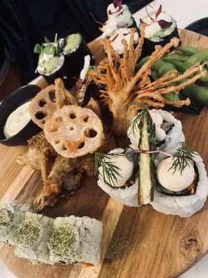 Literally one of the best vegan sushi I ever had😍😍! 10/10! Also the desserts are super delicious🤤 Staff and service was amazing✨!  at brEAThe Restaurant | Sushi végétal à Paris in Paris