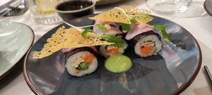 WASAMINT : Crème wasabi et menthe fraîche, tofu, carotte lactofermentée,
concombre, radis blue meat mariné au citron at brEAThe Restaurant | Sushi végétal à Paris in Paris