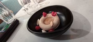 Mousse et praliné amande, sablé, gel de framboise, litchi,
amande torréfiée et framboise fraîche at brEAThe Restaurant | Sushi végétal à Paris in Paris