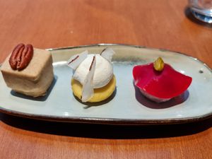 Dessert at brEAThe Restaurant | Sushi végétal à Paris in Paris