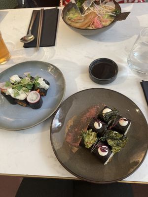   at brEAThe Restaurant | Sushi végétal à Paris in Paris