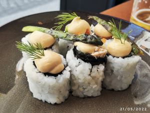 Yum at brEAThe Restaurant | Sushi végétal à Paris in Paris
