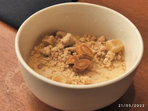 Caramel, peanuts, ginger...yum at brEAThe Restaurant | Sushi végétal à Paris in Paris