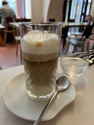   at brEAThe Restaurant | Sushi végétal à Paris in Paris