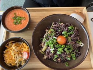   at brEAThe Restaurant | Sushi végétal à Paris in Paris