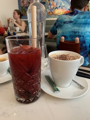 Beverages part of the Sunday’s brunch  at brEAThe Restaurant | Sushi végétal à Paris in Paris
