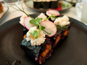  at brEAThe Restaurant | Sushi végétal à Paris in Paris