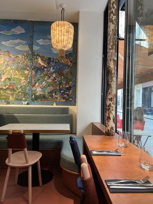   at brEAThe Restaurant | Sushi végétal à Paris in Paris