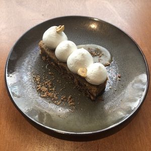 Moelleux noisette (menu 18,5€)  at brEAThe Restaurant | Sushi végétal à Paris in Paris