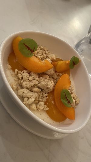 Mousse de chocolat blanc abricot, un délice   at brEAThe Restaurant | Sushi végétal à Paris in Paris