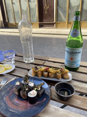 Maki and chimichurri uramaki  at brEAThe Restaurant | Sushi végétal à Paris in Paris