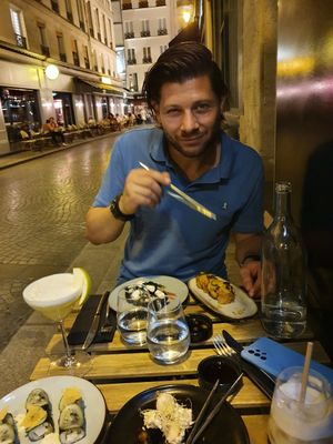  at brEAThe Restaurant | Sushi végétal à Paris in Paris