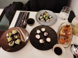  at brEAThe Restaurant | Sushi végétal à Paris in Paris