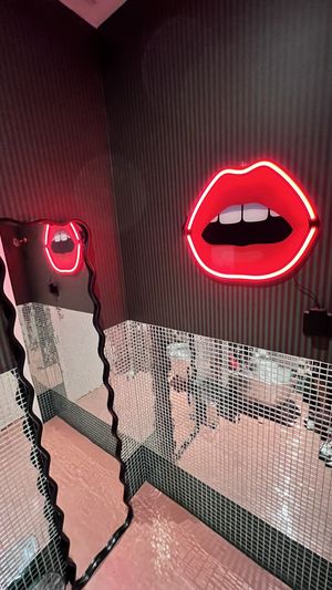   at brEAThe Restaurant | Sushi végétal à Paris in Paris