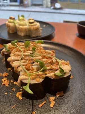 Char siu maki #Veganuary at brEAThe Restaurant | Sushi végétal à Paris in Paris