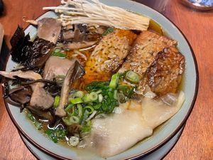 Ramen  at brEAThe Restaurant | Sushi végétal à Paris in Paris