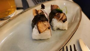 Sushi Shitake at brEAThe Restaurant | Sushi végétal à Paris in Paris