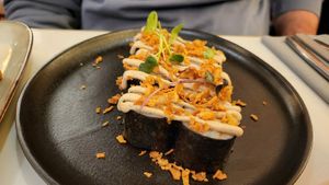 Maki Char Siu at brEAThe Restaurant | Sushi végétal à Paris in Paris