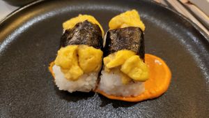 Sushi Tamago Spicy at brEAThe Restaurant | Sushi végétal à Paris in Paris