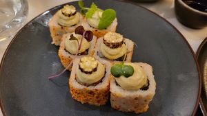 Le curry Thai en une bouchee at brEAThe Restaurant | Sushi végétal à Paris in Paris