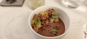 Mousse chocolat at brEAThe Restaurant | Sushi végétal à Paris in Paris