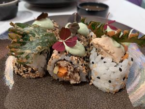   at brEAThe Restaurant | Sushi végétal à Paris in Paris