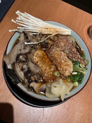   at brEAThe Restaurant | Sushi végétal à Paris in Paris