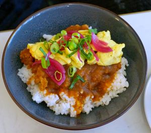 Katsudon at brEAThe Restaurant | Sushi végétal à Paris in Paris