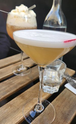 Beautiful cocktails at brEAThe Restaurant | Sushi végétal à Paris in Paris