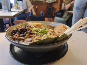 Ramen size XL at brEAThe Restaurant | Sushi végétal à Paris in Paris