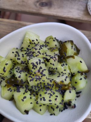  at brEAThe Restaurant | Sushi végétal à Paris in Paris