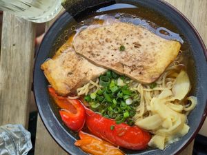  at brEAThe Restaurant | Sushi végétal à Paris in Paris