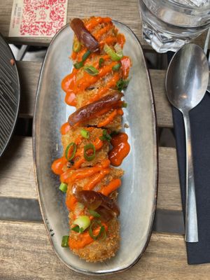 Oriental crispy roll  at brEAThe Restaurant | Sushi végétal à Paris in Paris