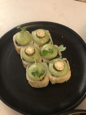 Maki curry Thai   at brEAThe Restaurant | Sushi végétal à Paris in Paris