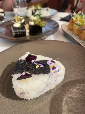   at brEAThe Restaurant | Sushi végétal à Paris in Paris