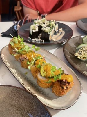   at brEAThe Restaurant | Sushi végétal à Paris in Paris