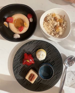   at brEAThe Restaurant | Sushi végétal à Paris in Paris