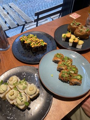   at brEAThe Restaurant | Sushi végétal à Paris in Paris