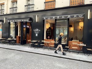   at brEAThe Restaurant | Sushi végétal à Paris in Paris