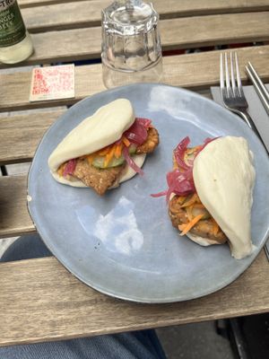   at brEAThe Restaurant | Sushi végétal à Paris in Paris