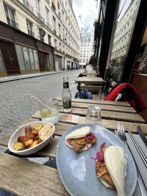   at brEAThe Restaurant | Sushi végétal à Paris in Paris