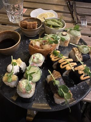   at brEAThe Restaurant | Sushi végétal à Paris in Paris